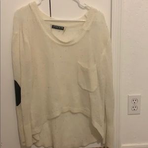 Cream/White Sweater. Size Small.